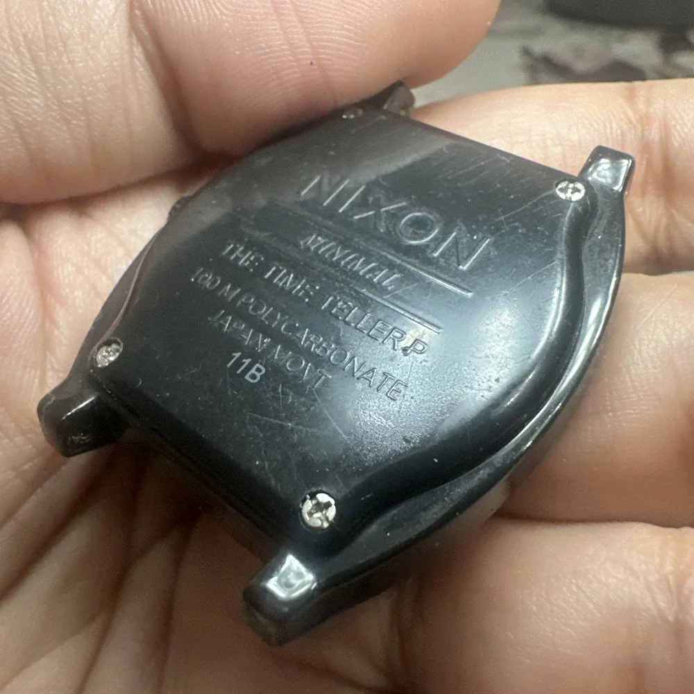 Nixon new battery